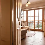 شقة فندقية بوتوروفي دور 4*