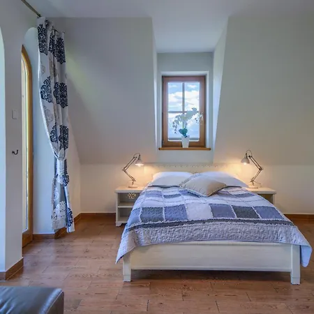Butorowy Dwor 3*