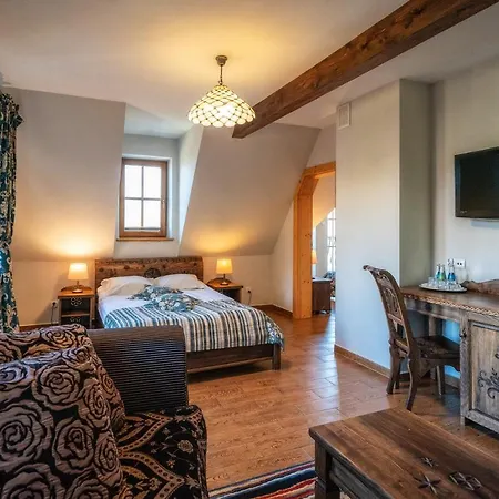 Butorowy Dwor Apartmanhotel 4*